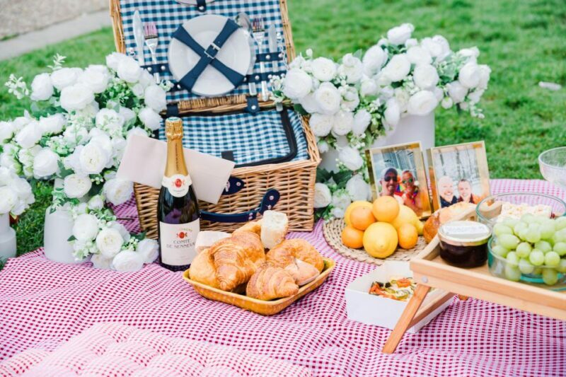 Proposal Picnic Paris / lgbtqia+ / Paris Proposal Planner - Who Is This Experience Best Suited For?