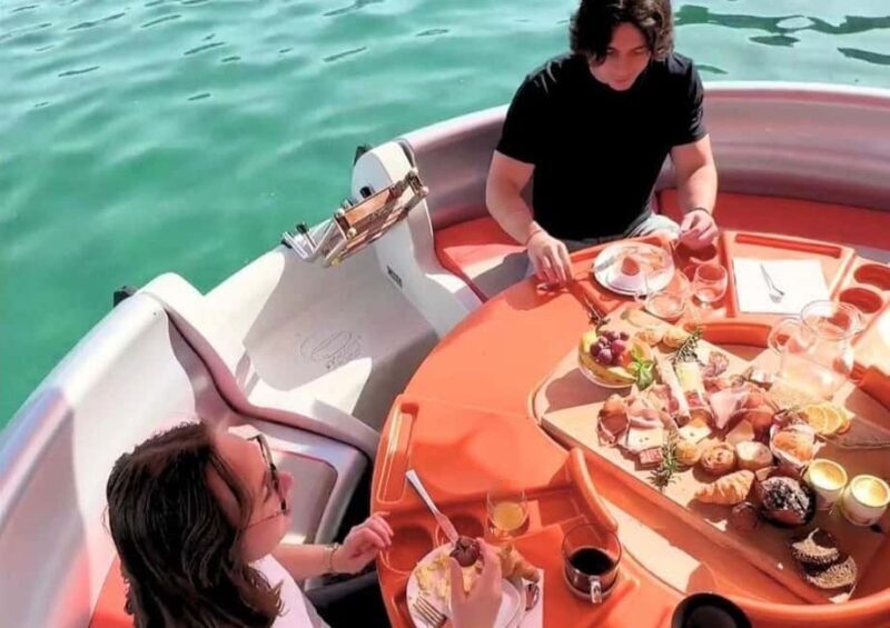Propriano: BBQ Boat rental without a license for aperitifs or lunch at sea - Propriano: BBQ Boat rental without a license for aperitifs or lunch at sea