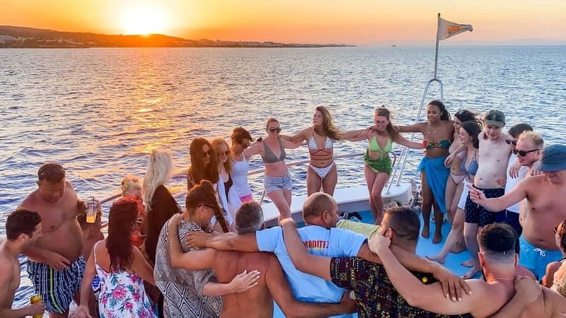 Protaras: Turtle Cove & Blue Lagoon Cruise - Turtle Cove: how the second water stop really feels