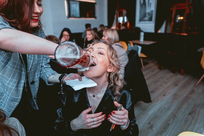 Pub Crawl + Unlimited Drinks + VIP entry + Drinking Games & Photographer - Who This Tour Is Best For