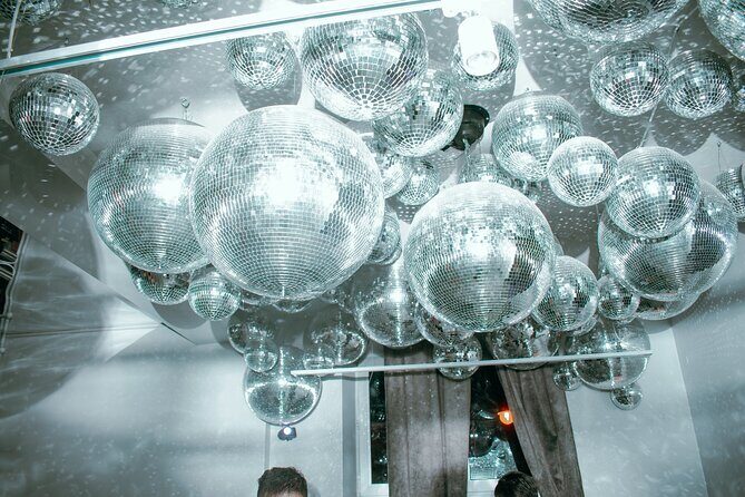 Pub Crawl + Unlimited Drinks + VIP entry + Drinking Games & Photographer - The Sum Up