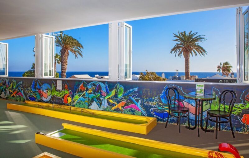 Puerto del Carmen: Indoor 18 hole Crazy Mini Golf Experience - What Makes It a Good Choice?