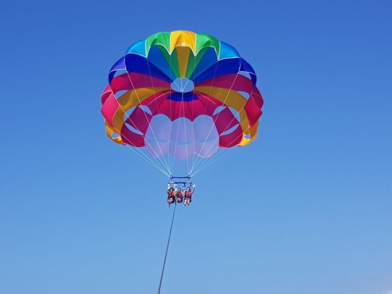 Puerto Rico de Gran Canaria : Parasailing - The Group Experience and Personal Touch