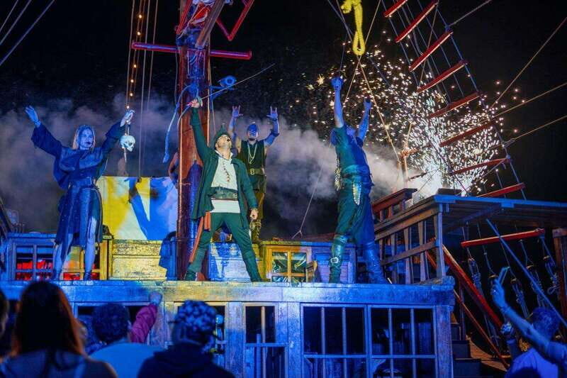 Puerto Vallarta: Dinner Show on a Pirate Cruise - Setting Sail in Puerto Vallarta: What to Expect
