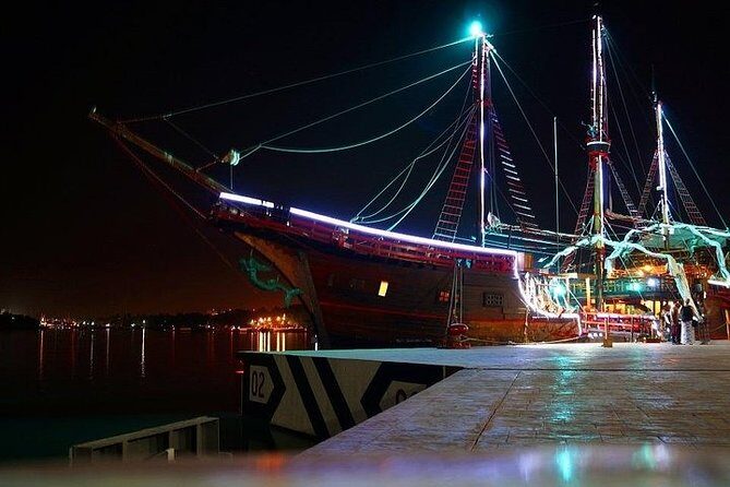 Puerto Vallarta Dinner Under the Sea and Pirate Show - Key Points