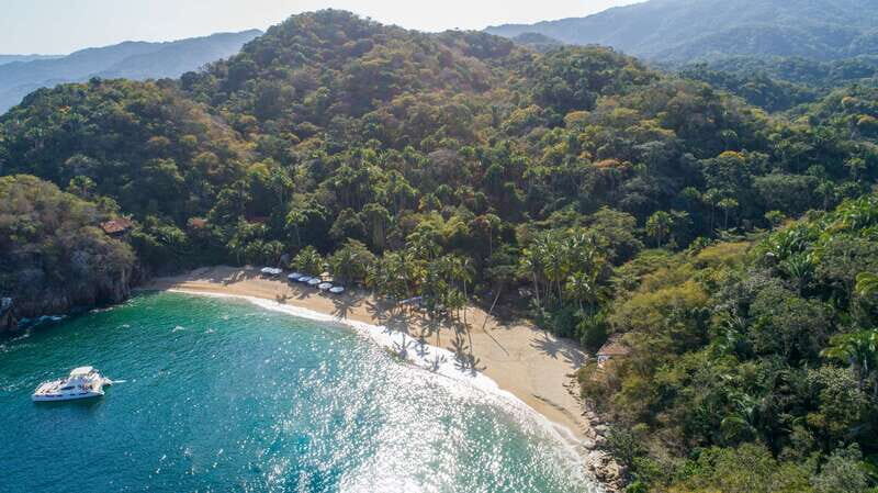 Puerto Vallarta: Luxury Yacht Tour with Lunch and Open Bar - Who Will Love This Tour?