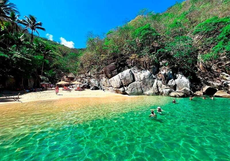 Puerto Vallarta: Private Sail, Snorkel and Beach - Relaxing on a Hidden Beach
