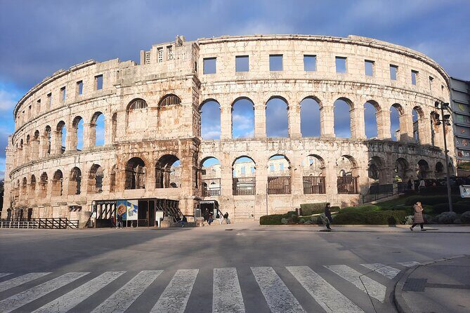 Pula 2 Hour Private Tour in English or Czech Language - Key Points