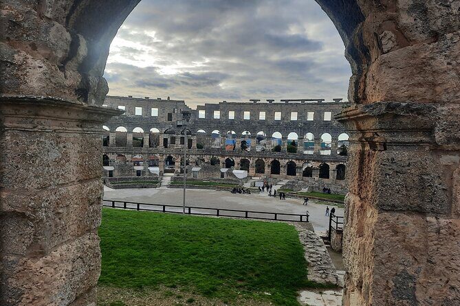 Pula 2 Hour Private Tour in English or Czech Language - What You’ll Get with the Tour