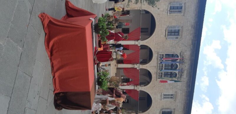 Pula: Historic Walking Tour with Local Guide & City Views - Key Points