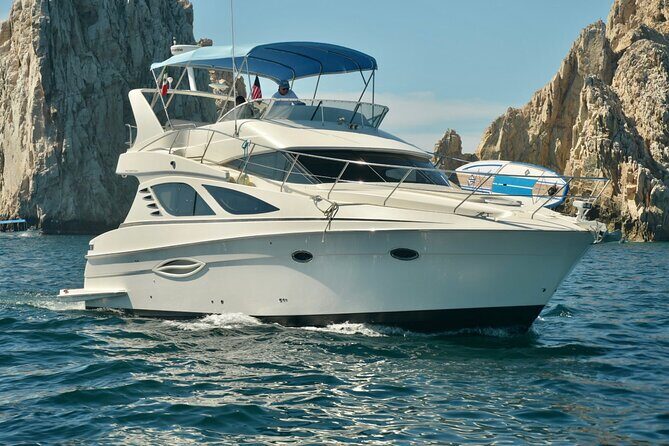 Pura Vida Yacht 42 FT with all inclusive service in Cabo - Discovering the Cabo Experience on a 42 Yacht