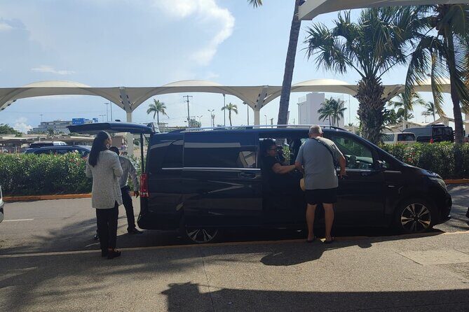 PVR VIP Round trip transfers Airport - Zona Romantica - Airport - The Details of the Experience