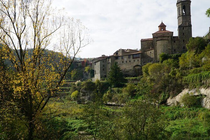 Pyrenees Medieval Village Hike from Barcelona - Practical Tips and Considerations