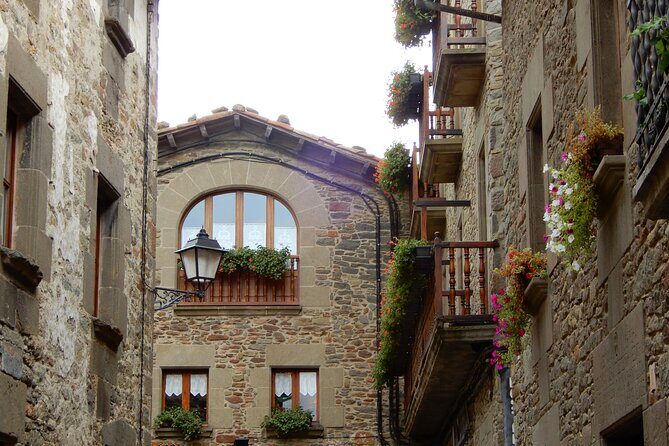 Pyrenees Medieval Village Hike from Barcelona - The Experience Through Reviews