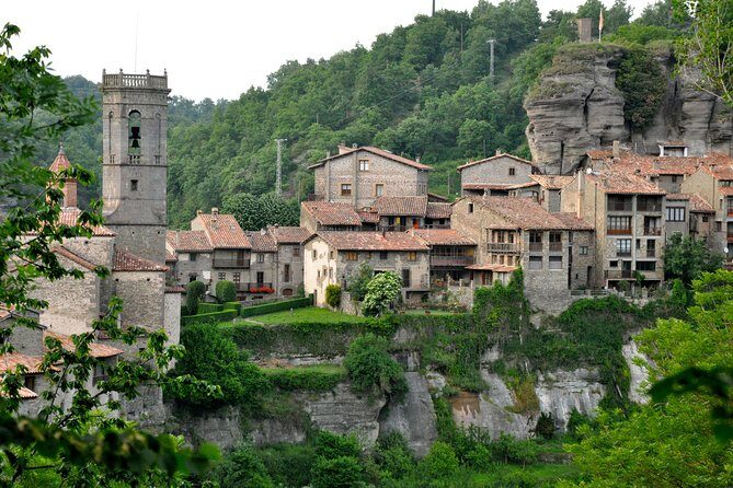 Pyrenees Medieval Village Hike from Barcelona - FAQ
