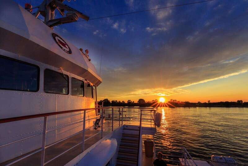 Québec City: 2-Hour Cocktail & DJ Evening Cruise - What’s the Experience Like?