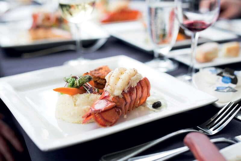 Québec City: 3 or 5-Course Dinner Cruise with DJ & Dancing - Key Points