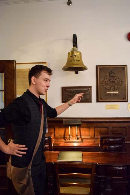 Quebec City : Guided Tour & Gin at the Quebec Garrison Club - Key Points