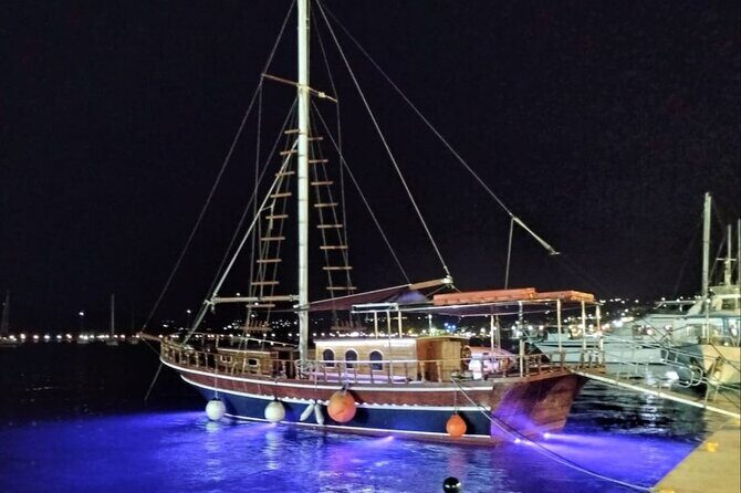 "QueenBee" Full-Day Boat Trip with Lunch - An In-Depth Look at the Experience