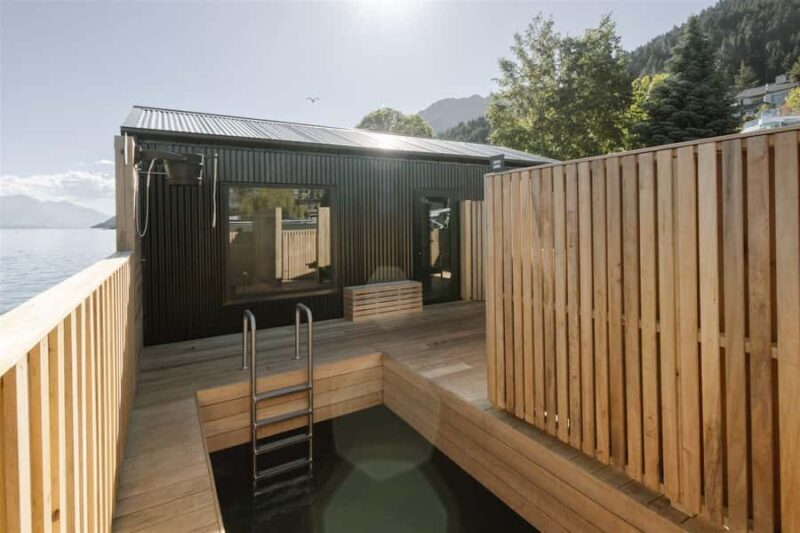 Queenstown: Floating Sauna Experience on Lake Whakatipu - Practical Tips and Considerations