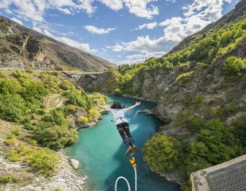 Queenstown: Kawarau Bridge Bungy - World's First Bungy! - Key Points