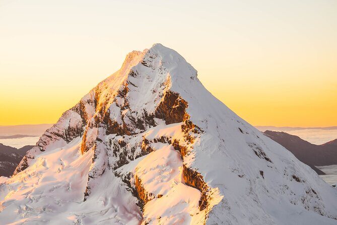Queenstown Sunrise Glacier Scenic Flight by Glenorchy Air - An In-Depth Look at the Queenstown Sunrise Glacier Scenic Flight