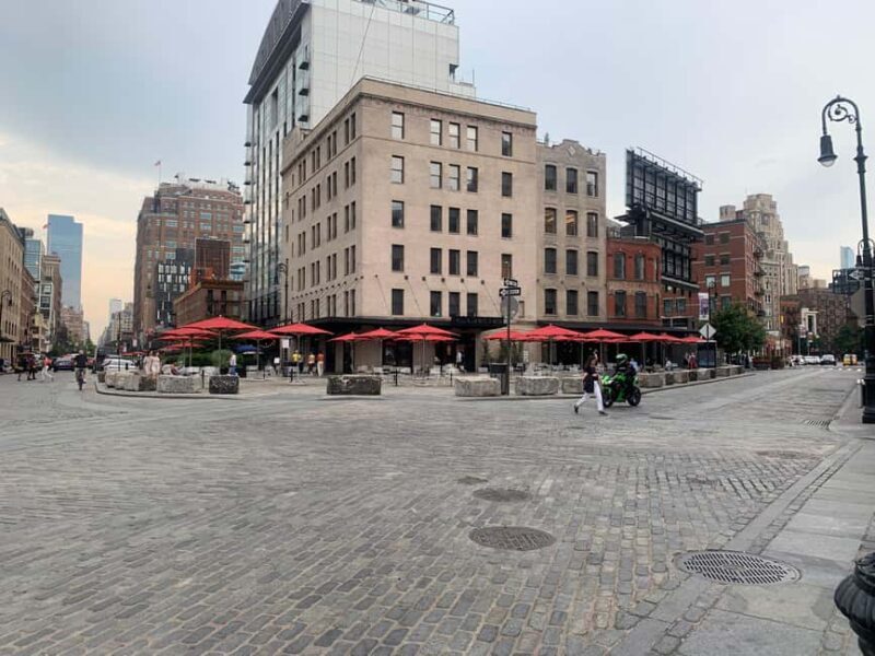 Queer History, Naughty Stories & Tales of the Bad Ol' Days - The Experience and Atmosphere