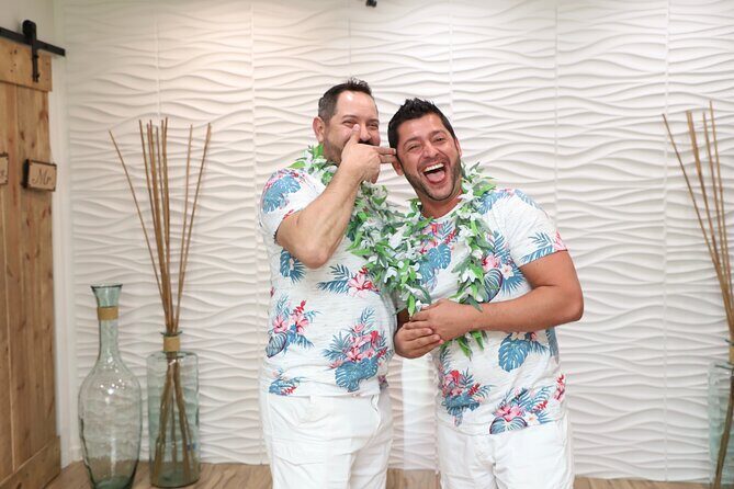 Quickie Sign and Go Wedding at Hawaiian Wedding Chapel - The Details That Matter