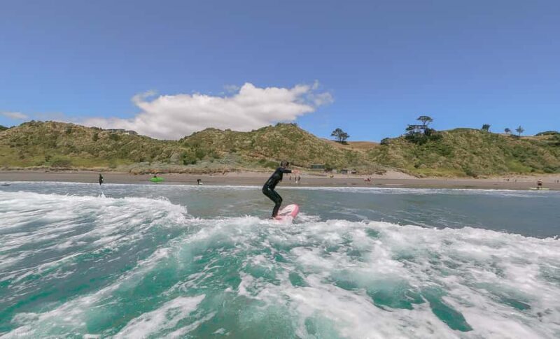 Raglan: Group Surf Lesson - Who Should Book This?