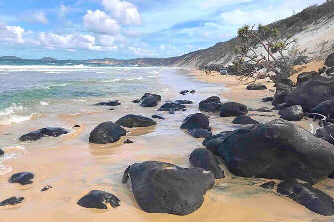 Rainbow Beach Private Tour with Lunch, Carlo Sandblow & Cooloola - FAQs