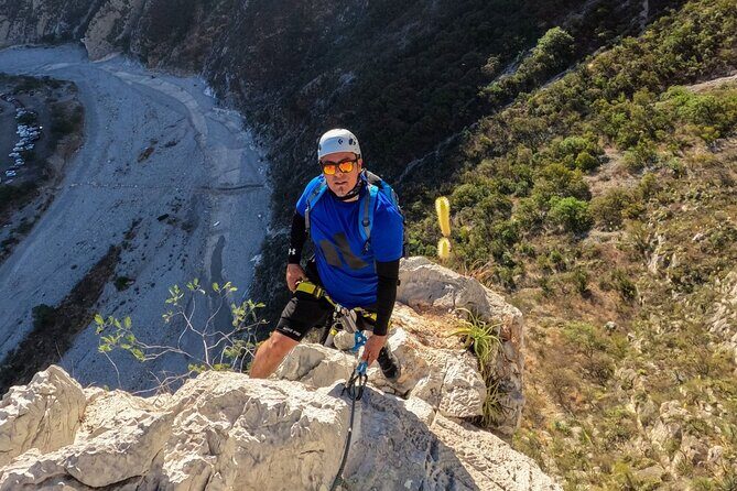 Rappels in Pico Licos with certified guides - The Sum Up