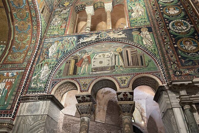 Ravenna: Mosaics and Highlights Guided Tour with Admission Ticket - The Basilica di SantApollinare Nuovo