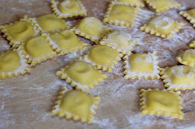 Ravioli & Tagliatelle Cooking Class at a Local's Home in Positano - Who Should Consider This Experience?