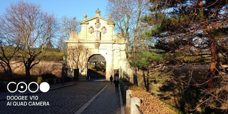 Real life in Prague - Easy Walk from Vysehrad to Vyton - Scenic Views and Local Life