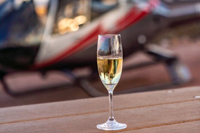 Red Rock Canyon Helicopter Tour with Landing and Champagne Toast - FAQ