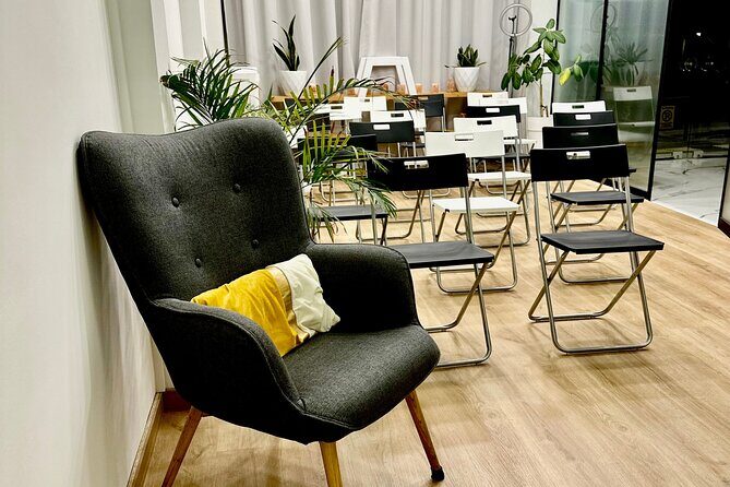 Reflexology Couples Workshop in Crete - Who Should Consider This Experience?