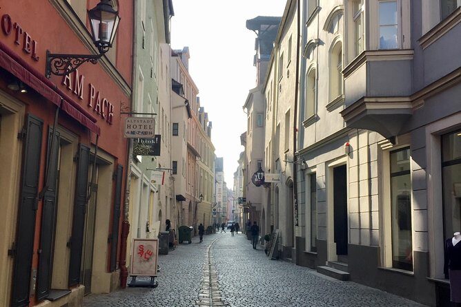 Regensburg Private Guided Day Tour from Munich by Rail - FAQ