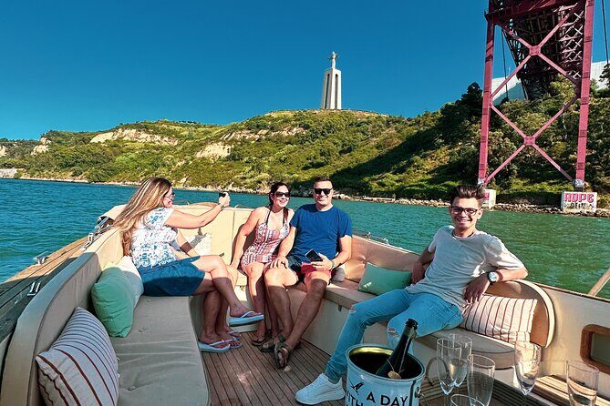 Relax on a Comfortable Small Boat With Open Bar and Snacks - Who Should Consider This Tour?