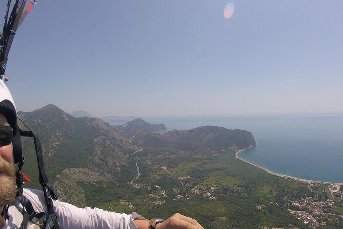 Relaxing flight in Petrovac - What to Expect from Your Paragliding Adventure