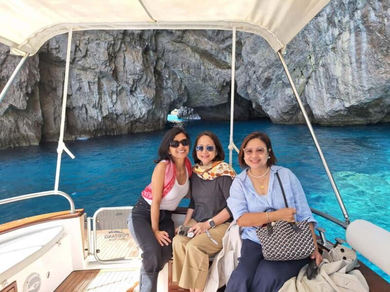 Relaxing Private Capri Boat Cruise with Swim and Drinks - FAQ