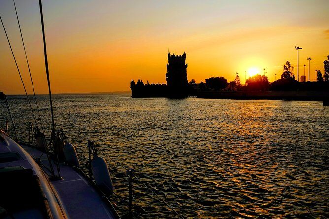 Relaxing Sailboat Cruise along the Tagus - FAQs