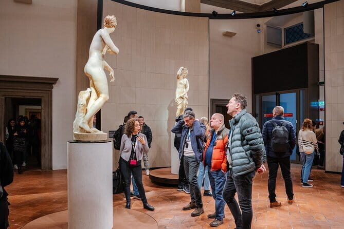 Renaissance Revealed: "Guided Tour of the Uffizi Gallery" - An In-Depth Look at the Uffizi Guided Tour