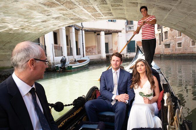 Renew your wedding vows on a romantic gondola - Frequently Asked Questions