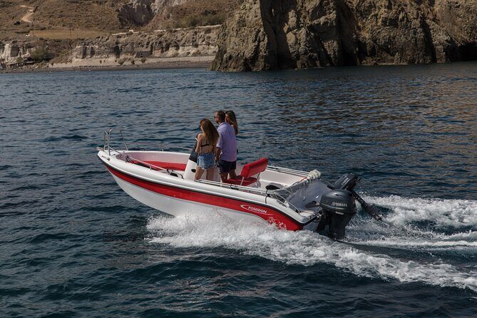 Rent a Boat Without a License in Santorini - Who This Experience Is For
