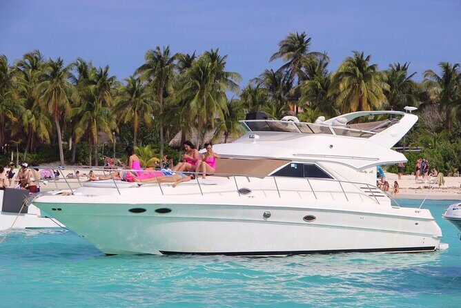 Rent a Private 46ft Yacht in Cancun - Who Will Love This Tour?