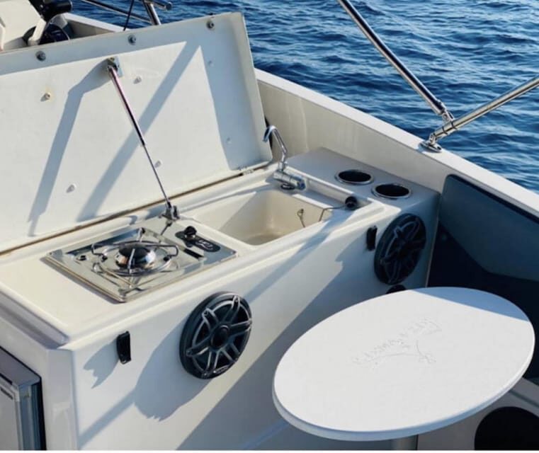 Rent Barca Dylet 85 and explore the Aeolian archipelago. - An In-Depth Look at the Experience