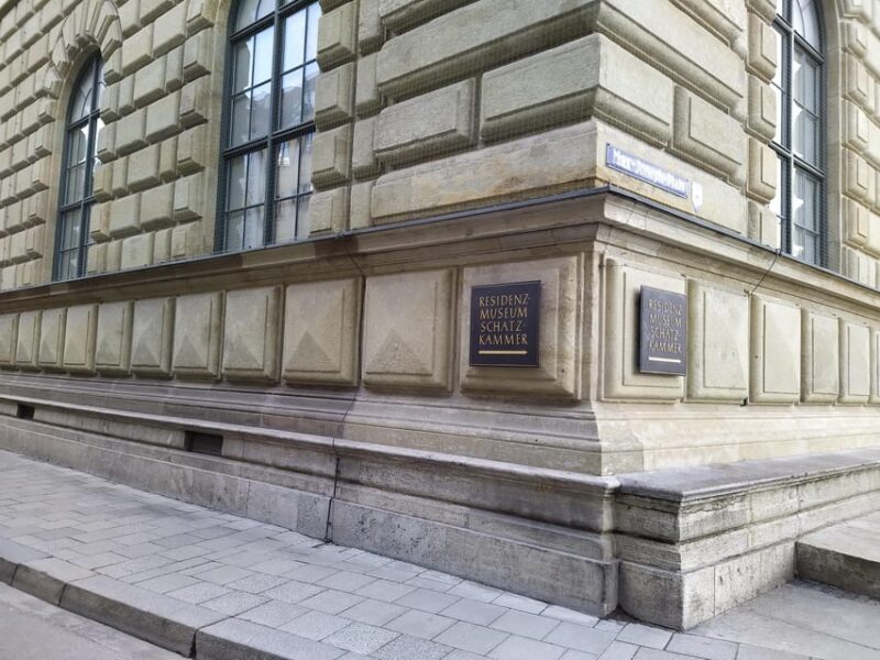 Residence of Munich private tour with skip the line ticket - Key Points