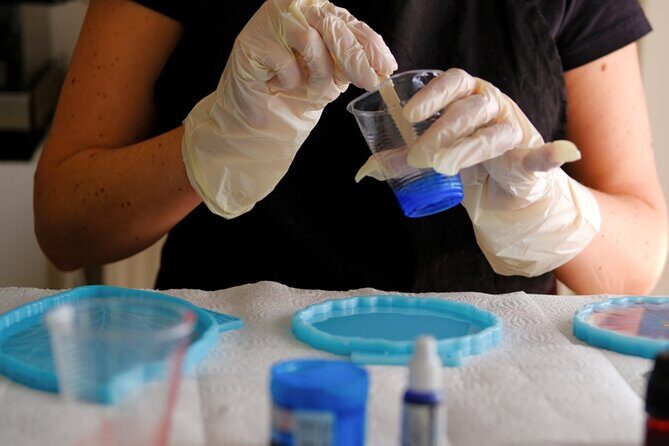 Resin Art Classes Sydney: Cheeseboards & Coasters - Who Is This Experience Best For?