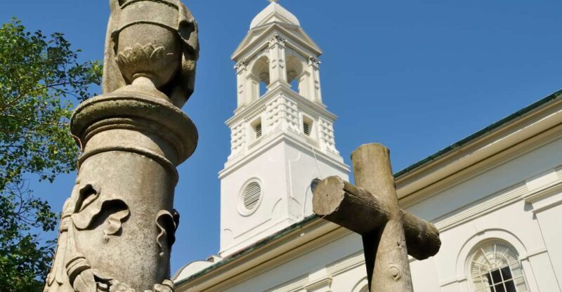 REV Walks - Ghost Tour - A Walk Through Charleston’s Haunted Past: REV Walks - Ghost Tour