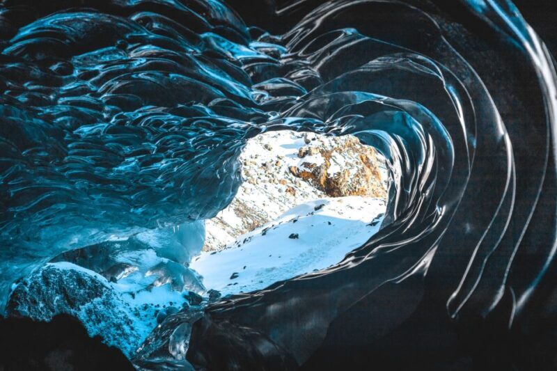 Reykjavik: 8-Day Small Group Circle of Iceland Tour - Transport and Group Size